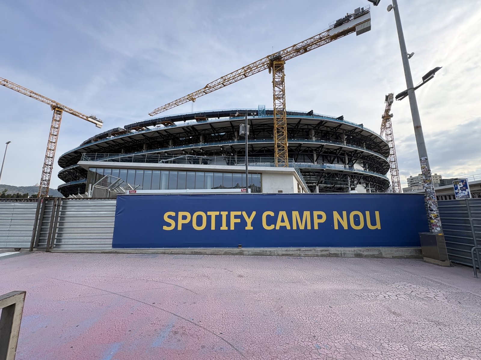 改修工事中のSpotify Camp Nou